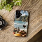 Festin gastronomique en bord de mer avec vue sur le vin, étui pour téléphone