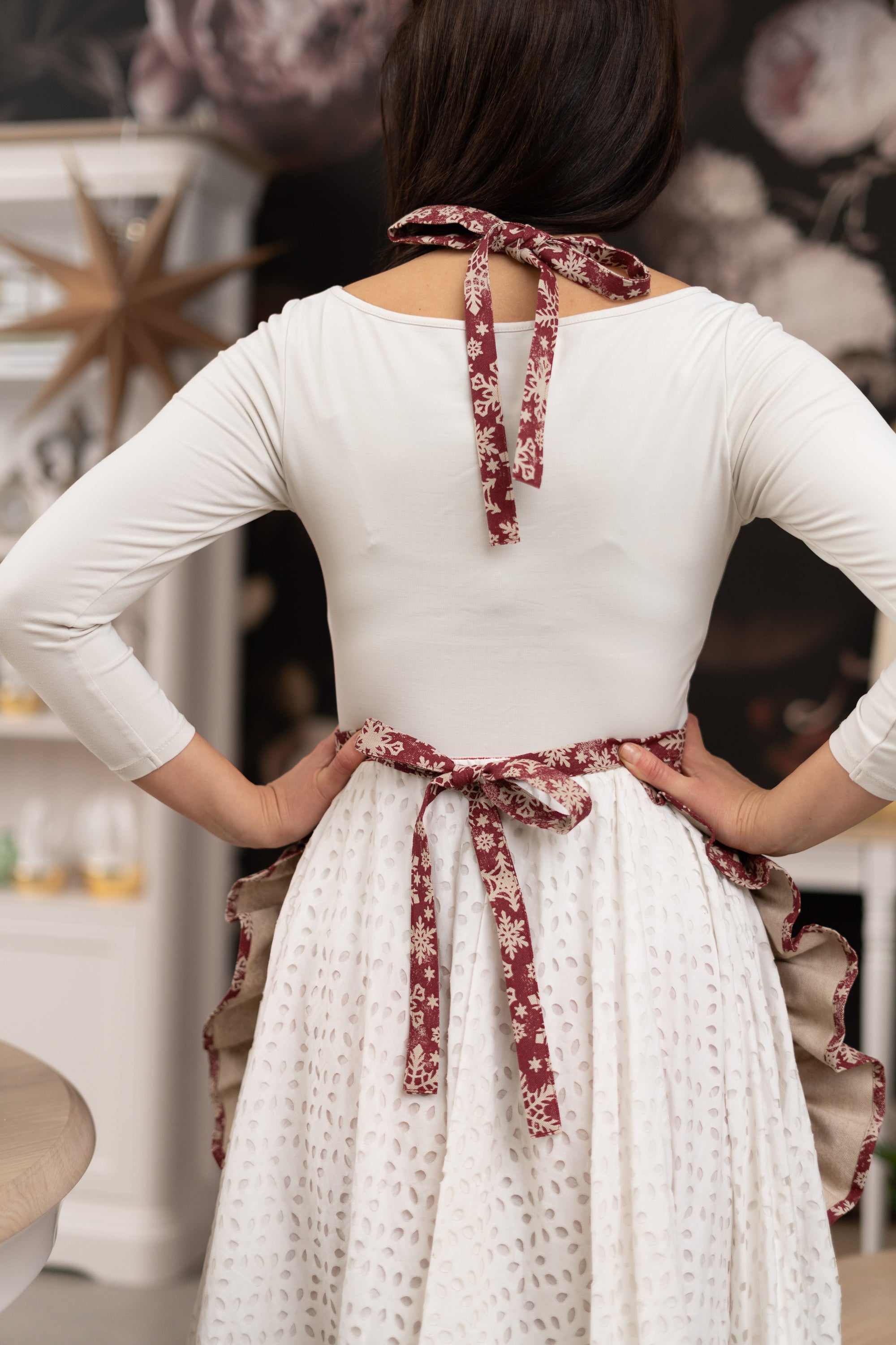 Christmas Apron for Woman with Frill and Pocket
