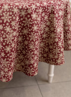 Round red Christmas motive Tablecloth with snowflake print