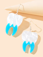 Boucles d'oreilles légères et élégantes en acrylique bleu et blanc, design créatif et élégant