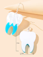Boucles d'oreilles légères et élégantes en acrylique bleu et blanc, design créatif et élégant