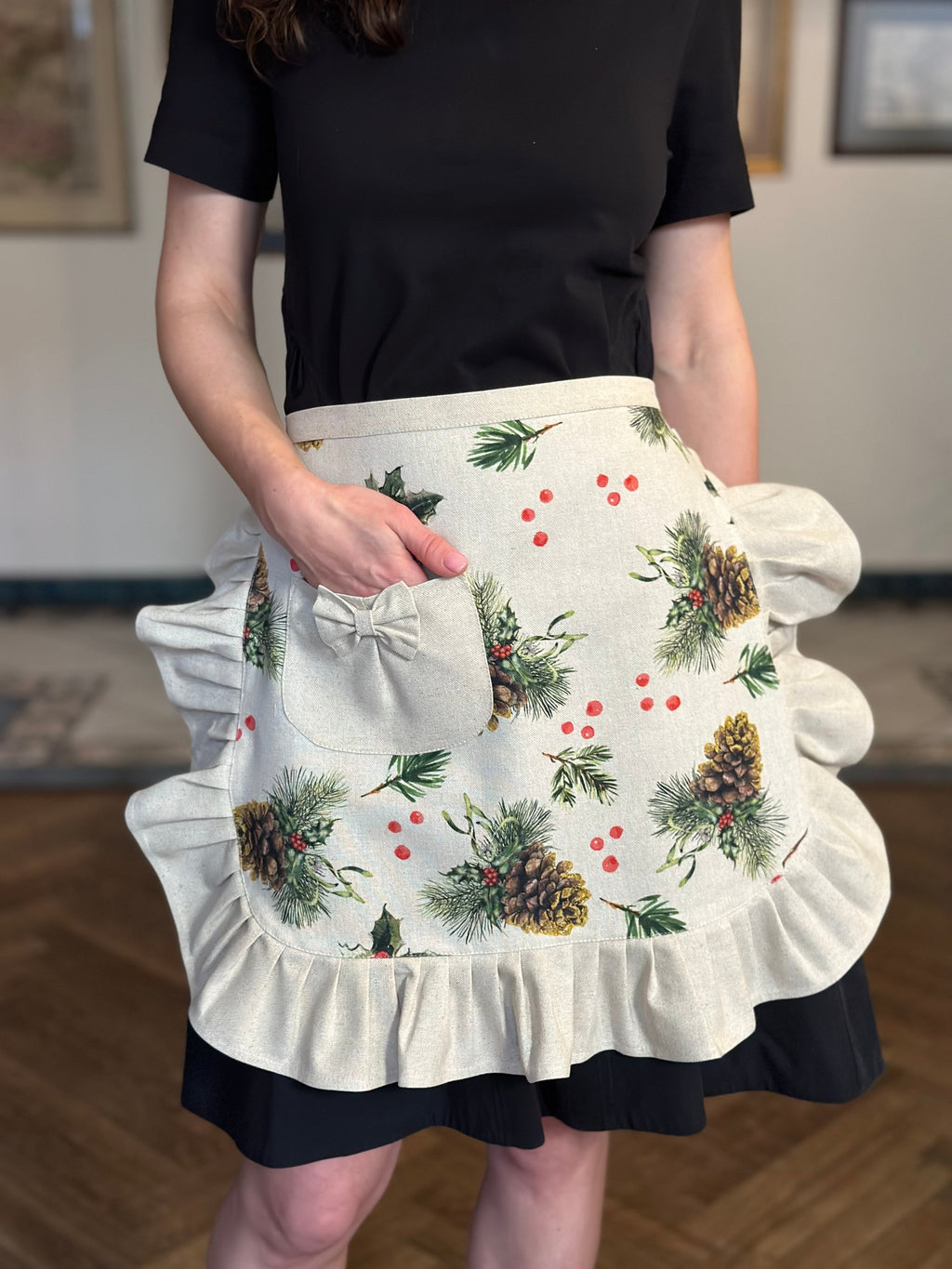 Christmas Ladies Half Apron with beige frill | Golden Pine