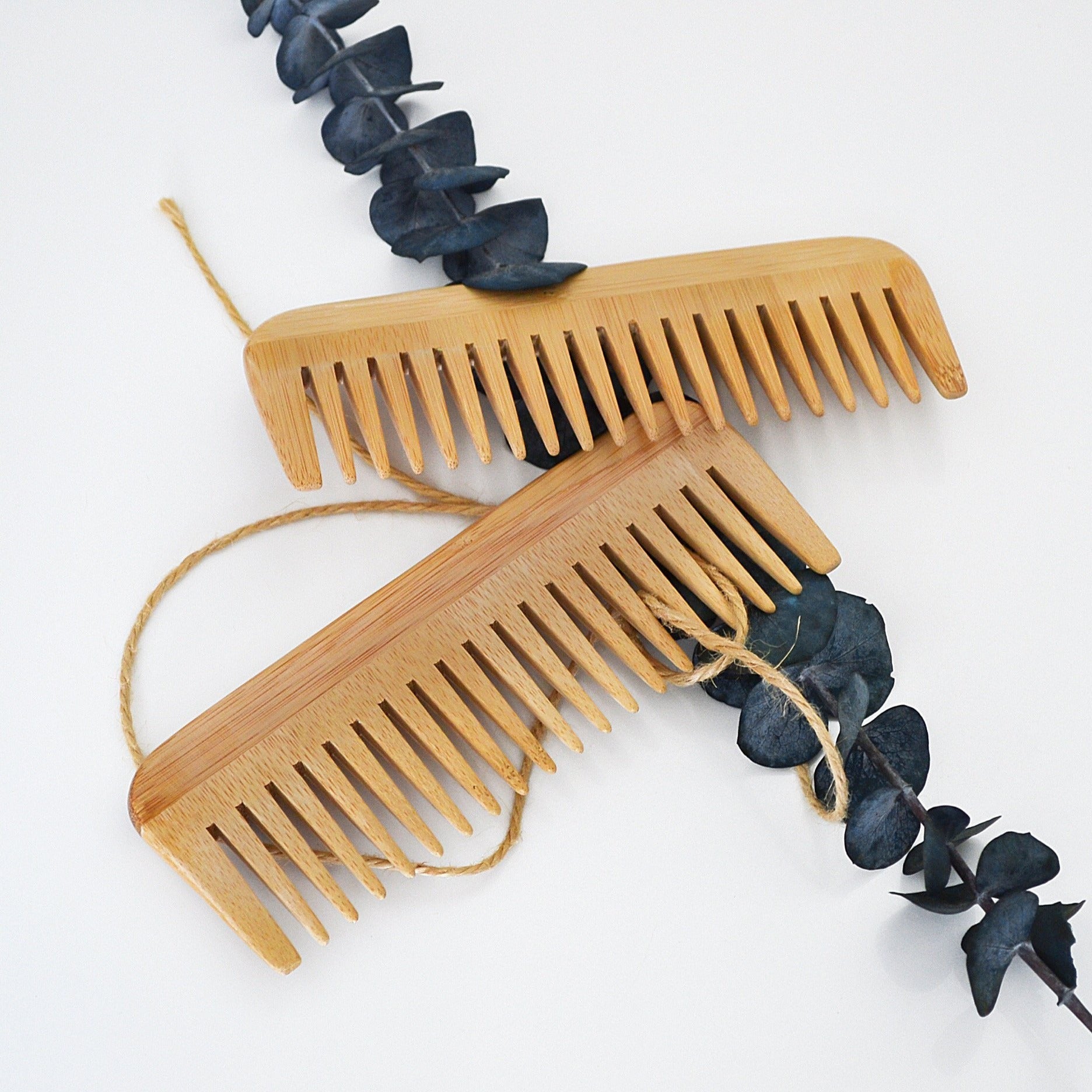 Natural Bamboo Wide Tooth Comb-Zero Waste Detangeling Comb-With