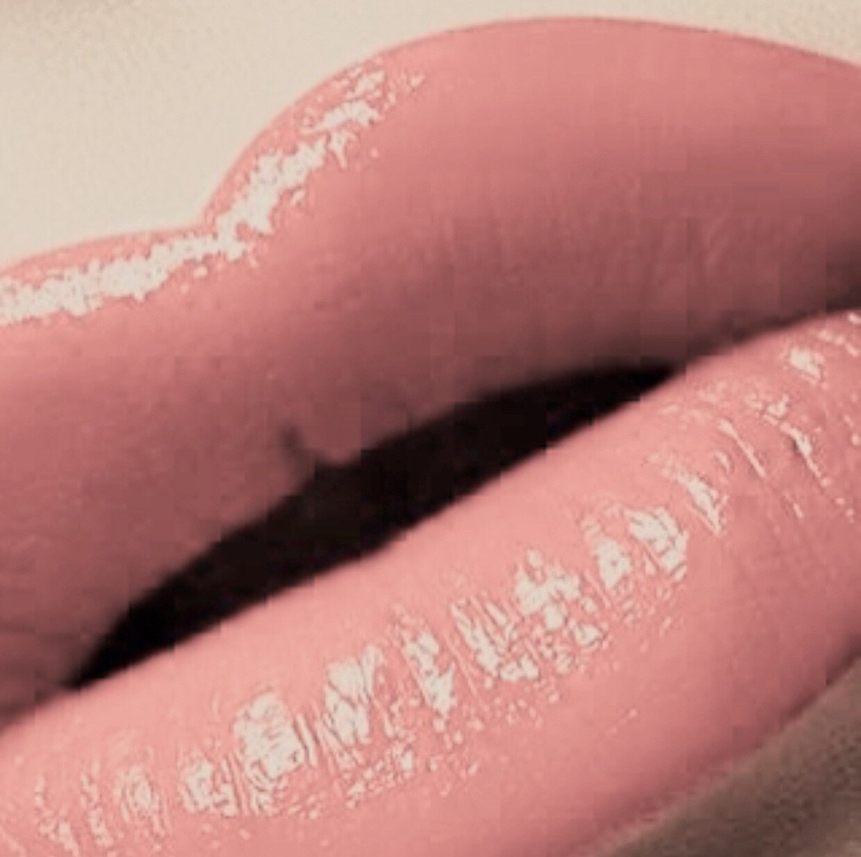 Gloss à lèvres presque nu